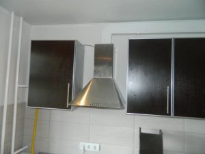 Установка вытяжки на кухне в Венёве