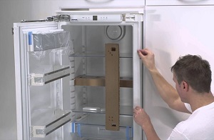 Установка встраиваемого холодильника в Венёве